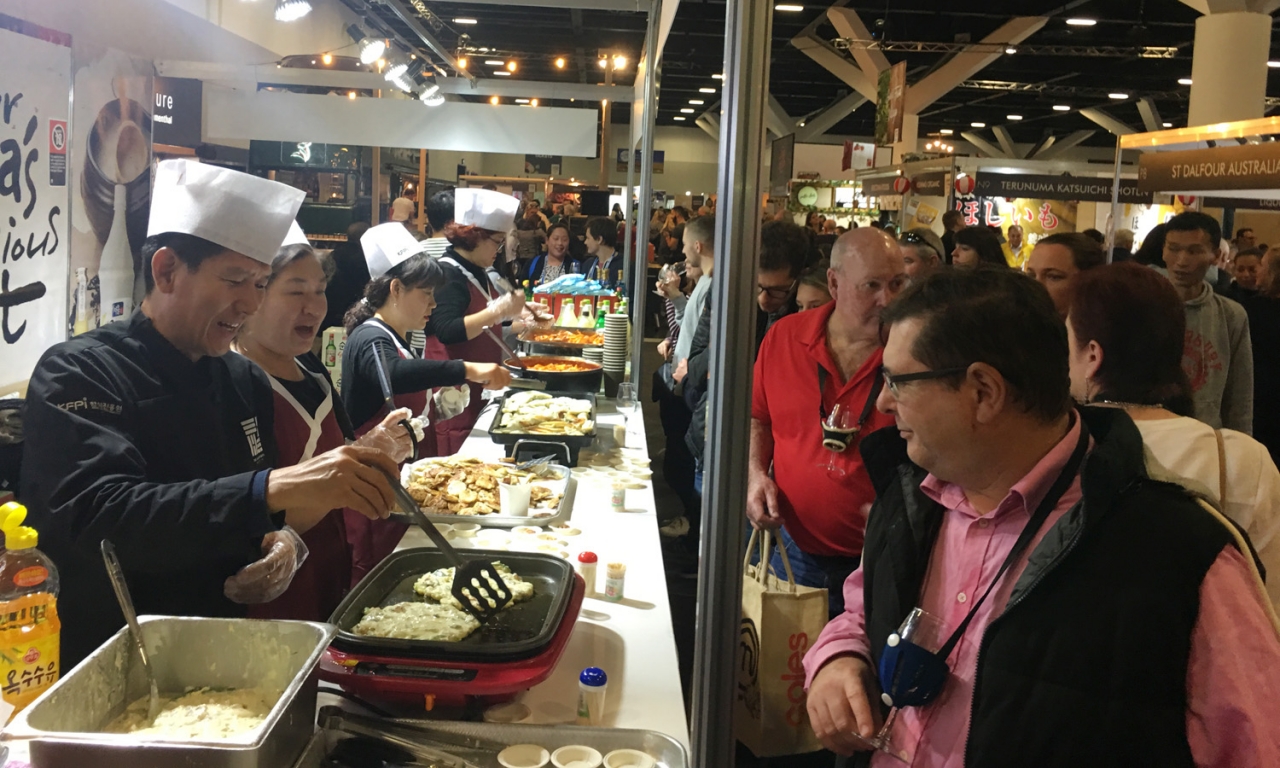 호주한국음식협회가 시드니 국제컨벤션센터에서 열리는 ‘GOOD FOOD & WINE SHOW’에서 한국 부스를 설치했다.[사진제공=호주한국음식협회]