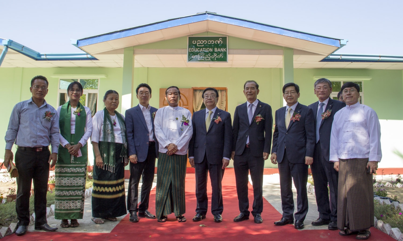 12월2일 미얀마 양곤, 오칼라파 북부 타운십에 위치한 국립6번고등학교에서 도서관 기증식이 열렸다.[사진제공=미얀마한인회]