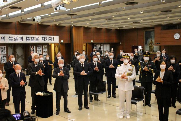 6월6일 일본 동경에 있는 민단 중앙회관에서 제65회 현충일 추념식이 열렸다.[사진제공=주일한국대사관]