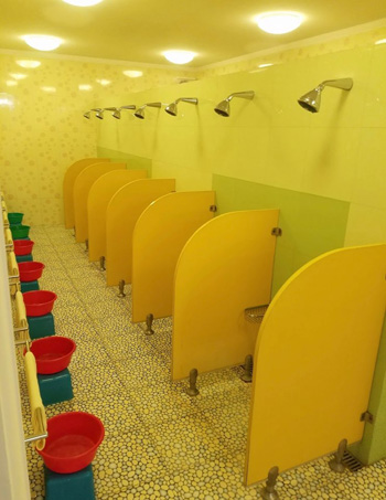 평양 애육원 화장실