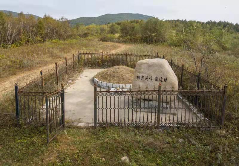 장암동 참변 기념비(연변조선족자치주 용정시 동성용진 인화촌)