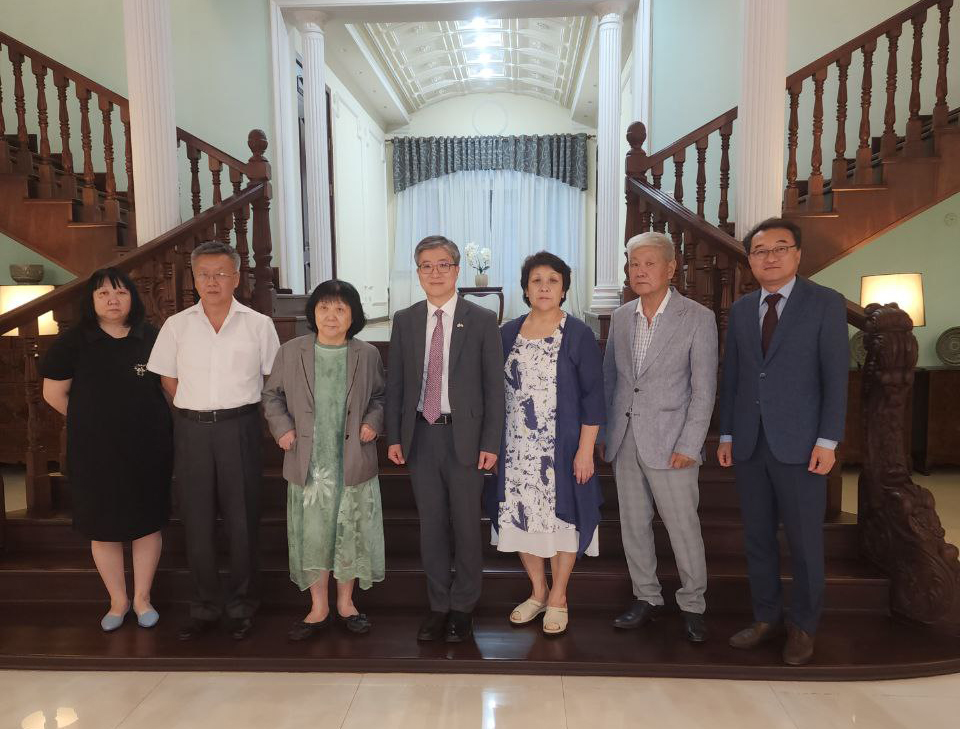 주우즈베키스탄한국대사관이 지난 8월 24일 타슈켄트에 있는 한국대사관에서 ‘독립유공 동포 후손 간담회’를 열었다.[사진=주우즈베키스탄한국대사관]