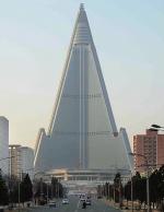 북한 105층 유경호텔 모습 드러내