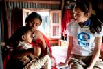 수애, 방글라데시 해외봉사서 눈물