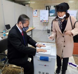 [포토] 중국 동북3성 교민들이 참여하는 제21대 국회의원 선거