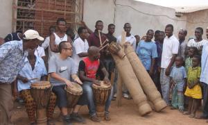 [아프로①] 음악으로 아프리카 바이브를 전하다-정환진 아프리카음악춤연구소 소장