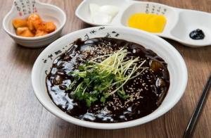 [Oh, Korea-㊺] Jajang-myeon, or Black-Bean-Sauce Noodles