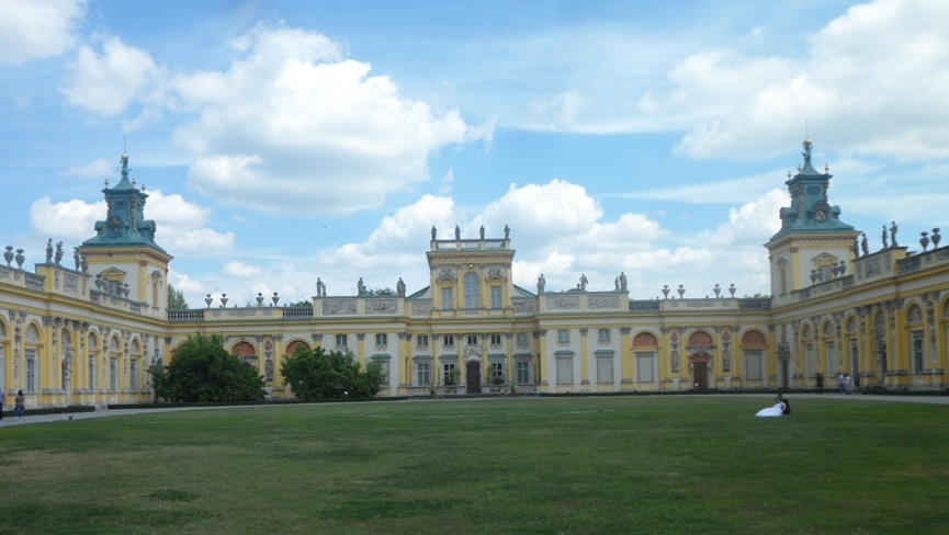 17세기 소비에스키 3세가 여름별궁으로 건축한 빌라누프 궁전.