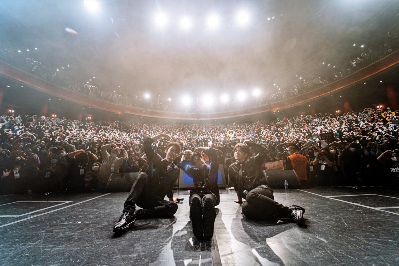한국 아이돌 그룹 ‘에이스’(A.C.E)가 지난 11월27일 터키 이스탄불에 있는 TIMS SHOW CENTER에서 공연을 펼쳤다.[사진제공=주터키한국문화원]