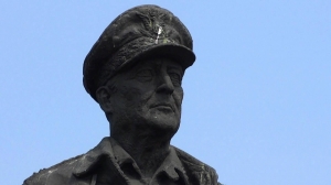 맥아더 장군 동상, 美 오레건 윌슨빌에 건립