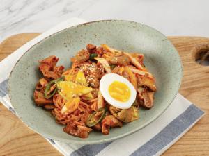 [Mi Ran Park's K-Food recipe-25] SEASONED NOODLE WITH FRESHWATER SNAIL