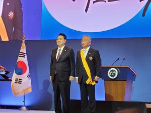 배효준 일본 BAF 이사장, 세계한인의 날 기념식서 국민훈장 무궁화장 수훈