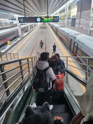 [탐방] 중국 징광(京广)고속철도, 3시간 연착해 광저우 도착